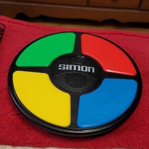 Simon Colourful Memory Game - Red, Green, Yellow, Blue (Musical Pattern)
